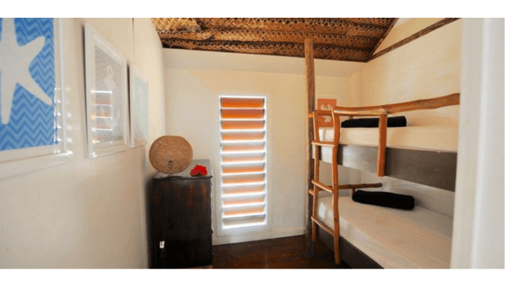 Deluxe Beachfront Villa — photo 2 of 5