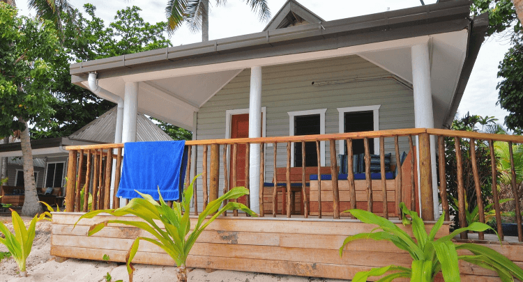 Deluxe Beachfront Villa — photo 4 of 5